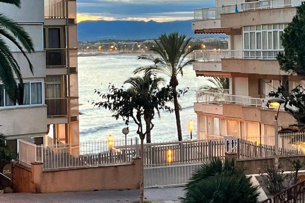 Azul 2 Bedroom Apartment In Salou Tarragona ภายนอก รูปภาพ