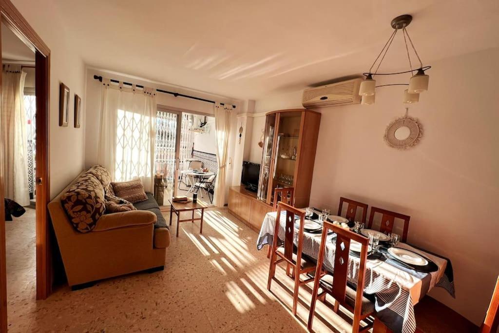 Azul 2 Bedroom Apartment In Salou Tarragona ภายนอก รูปภาพ
